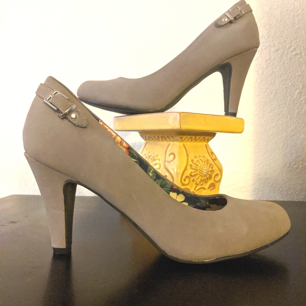 Rampage grey heels, size 9